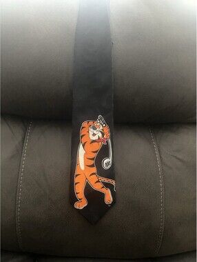 Vintage 1997 Kellogg's Co Tony the Tiger Golfing Black Tie 56 Inches